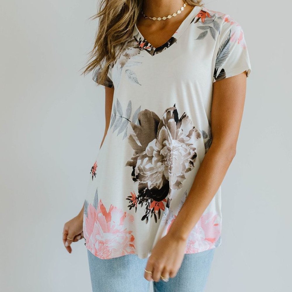 Grand Design Peach Floral V-neck